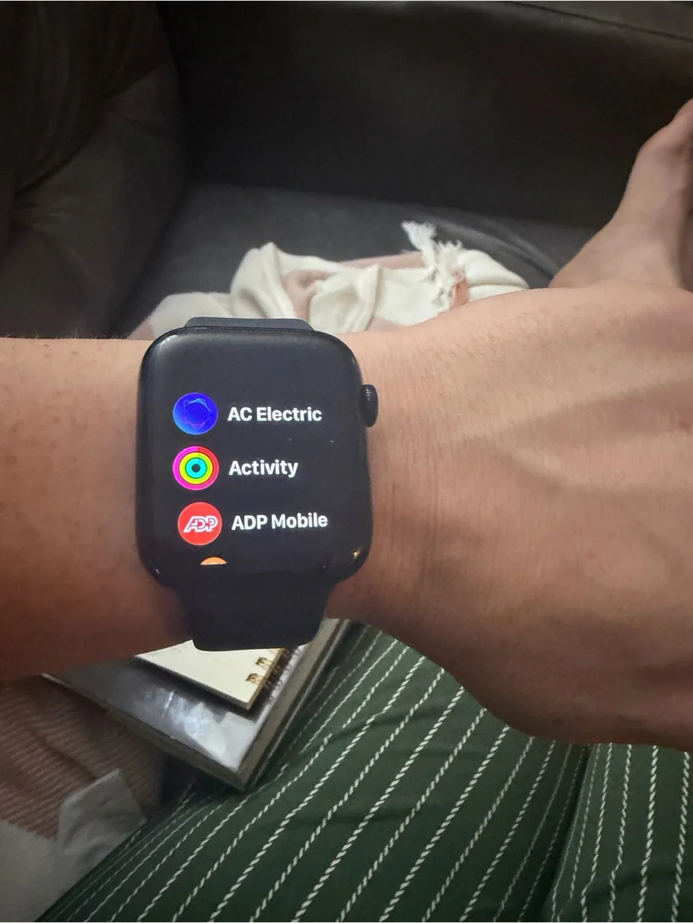 Apple Watch SE3 GPS + cellular with navy blue Silicone sports Band
